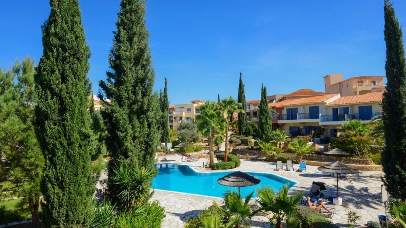 Апартаменты Resitour - Regina Gardens Пафос Экстерьер фото
